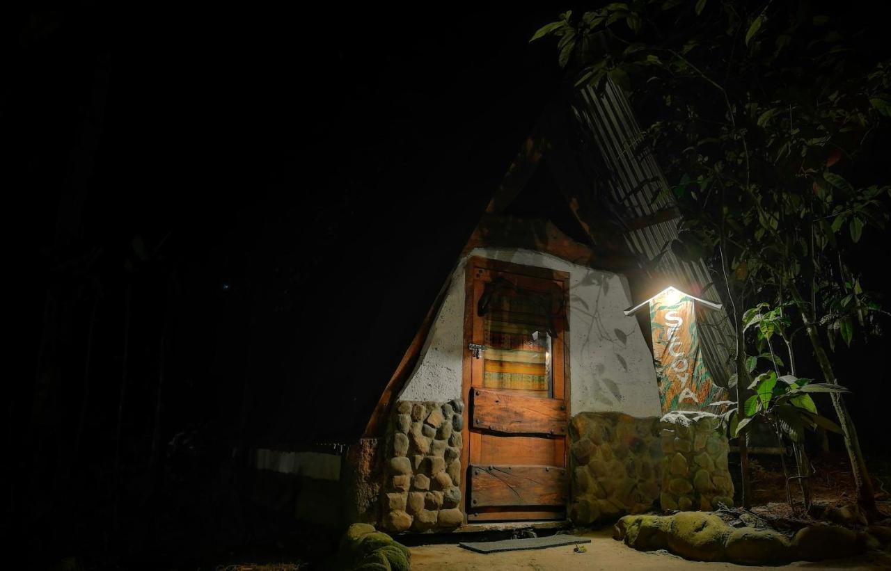 Hotel Jungle Roots Glamping Tena Exterior foto