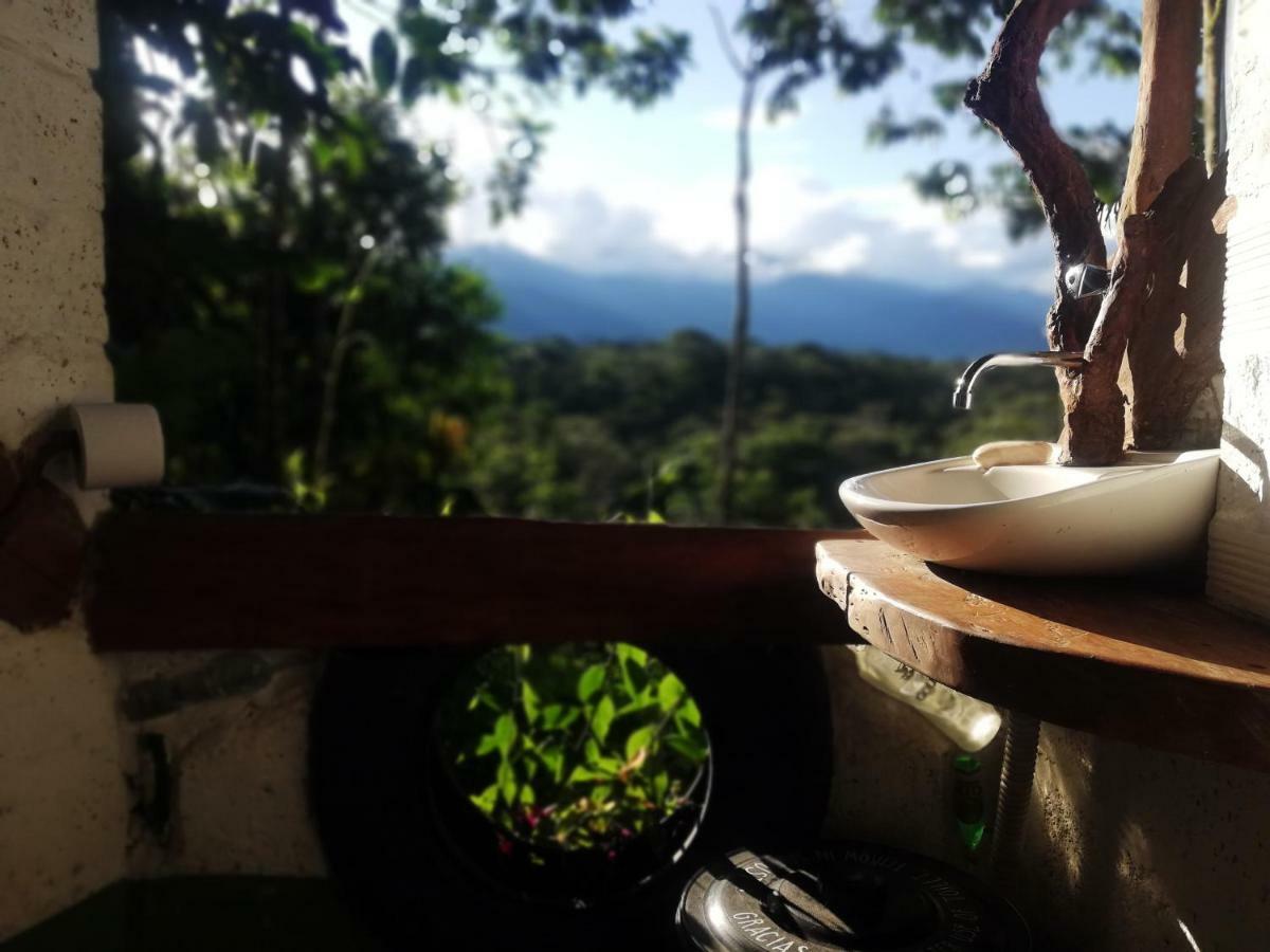Hotel Jungle Roots Glamping Tena Exterior foto
